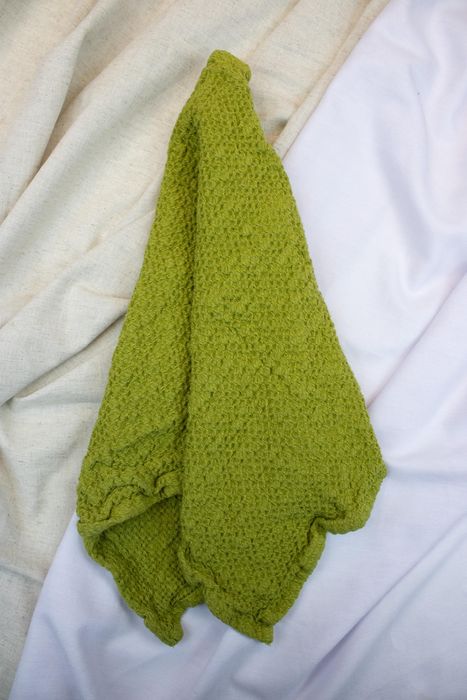 Linen bath towel Souffle green 50x80