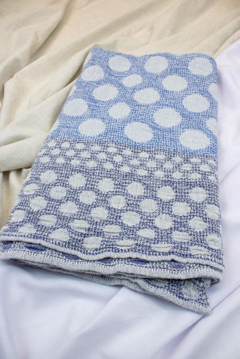 Linen bath towel Circles blue 145x80