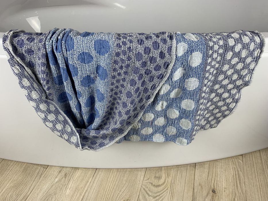 Linen bath towel Circles blue 145x80