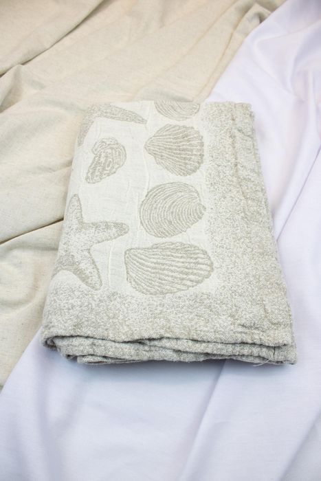 Linen bath towel Shells 120x60