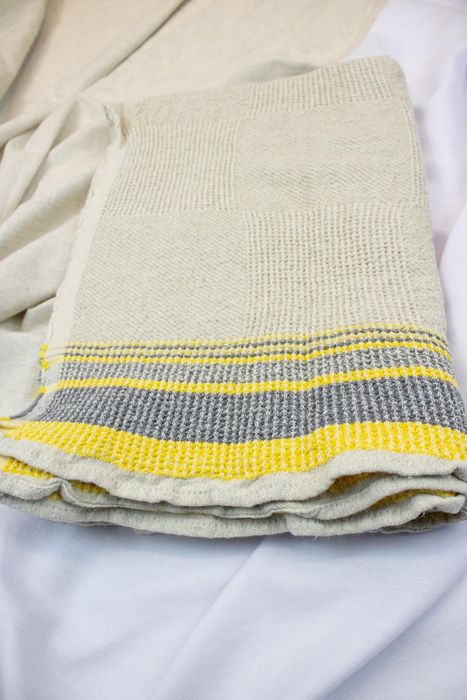 Linen bath towel Jamaica yellow 130x65