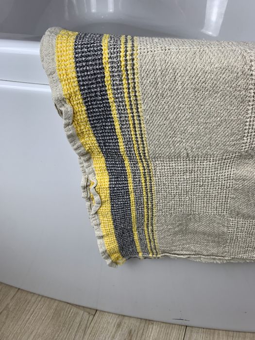 Linen bath towel Jamaica yellow 130x65