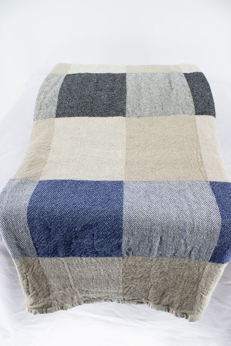 Linen throw checkered blue and beige 200x220